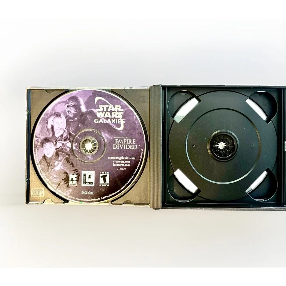 Star‎ Wars Galaxies An Empire Divided PC Game 3 Discs Lucas Arts Pre-Owned